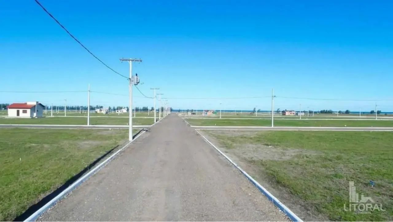 Três terrenos juntos a 300 metros do mar - Foto 5