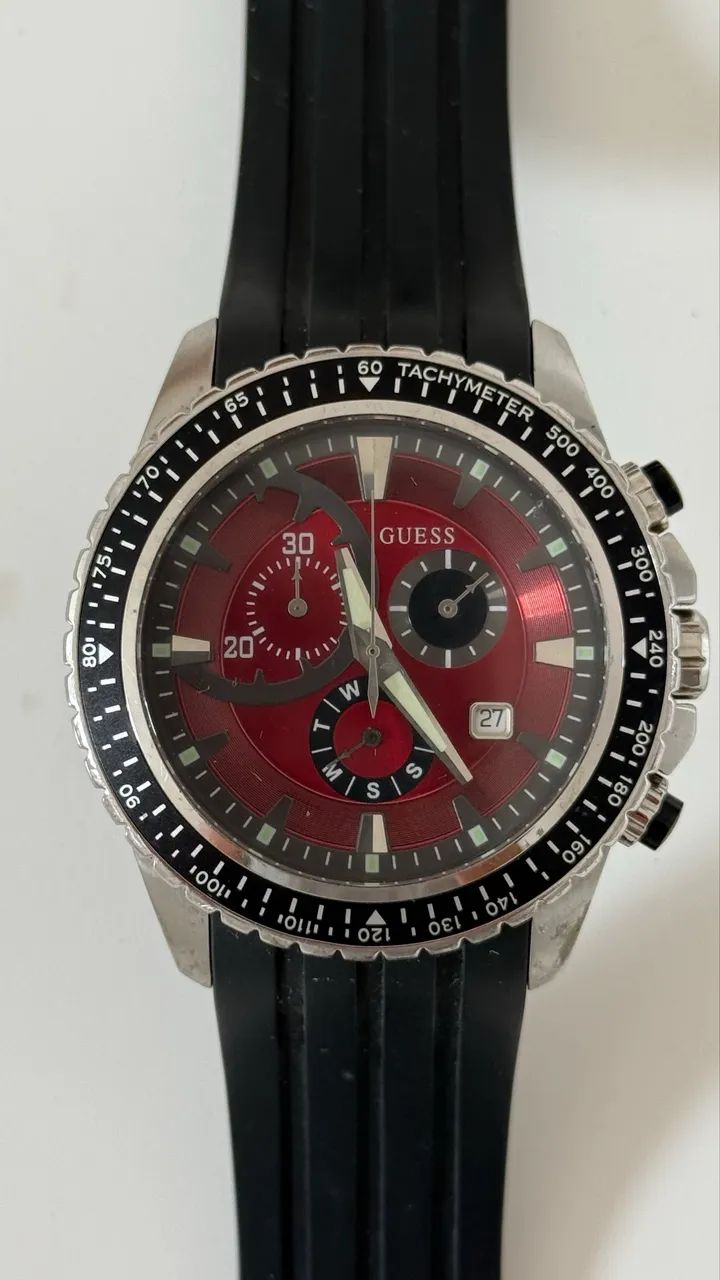 Relógio Guess fundo vermelho W16545G2