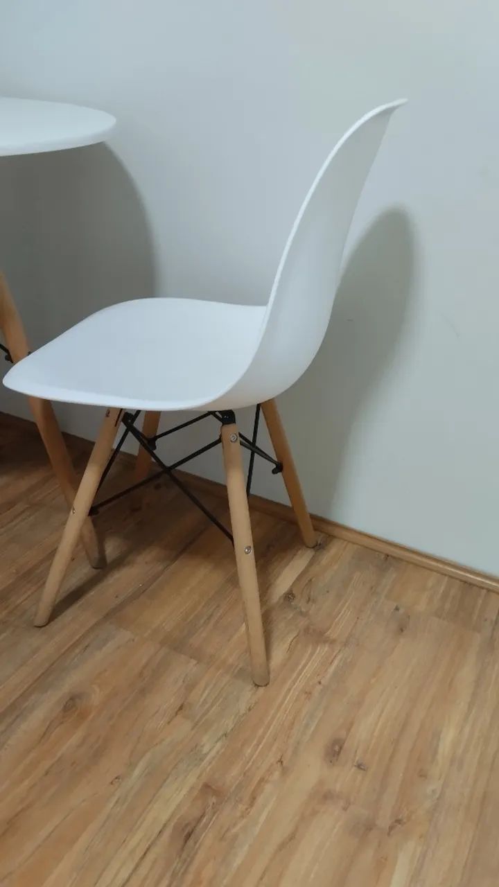 Mesa com duas cadeiras  - Foto 2