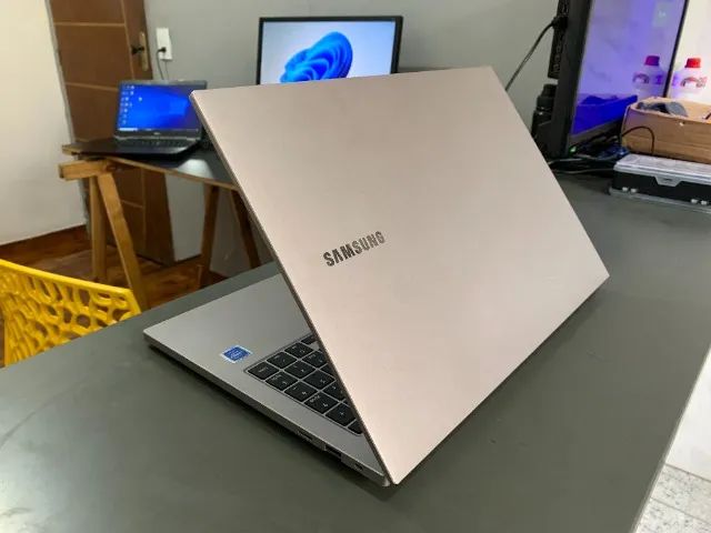 Notebook Samsung, Excelente Para Estudos Filmes - Foto 3