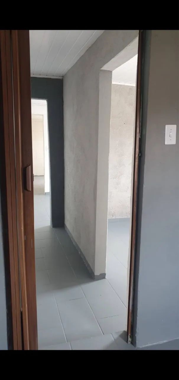 Aluga -se Casa com 4 cômodos  - Foto 2