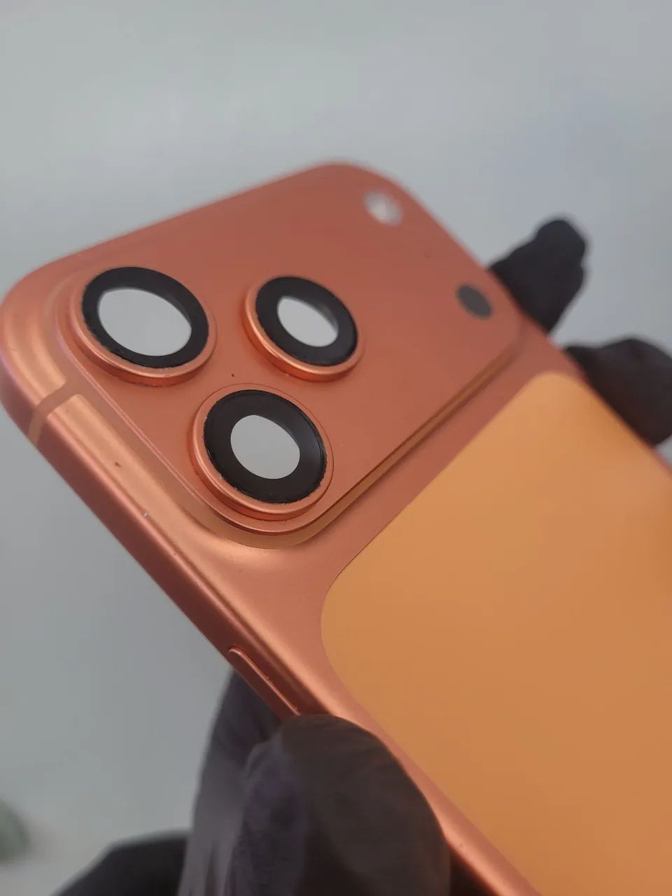 Carcaça Original iPhone 17 Pro Max Laranja com Chip Usada(Contem marcas de uso) - Foto 3