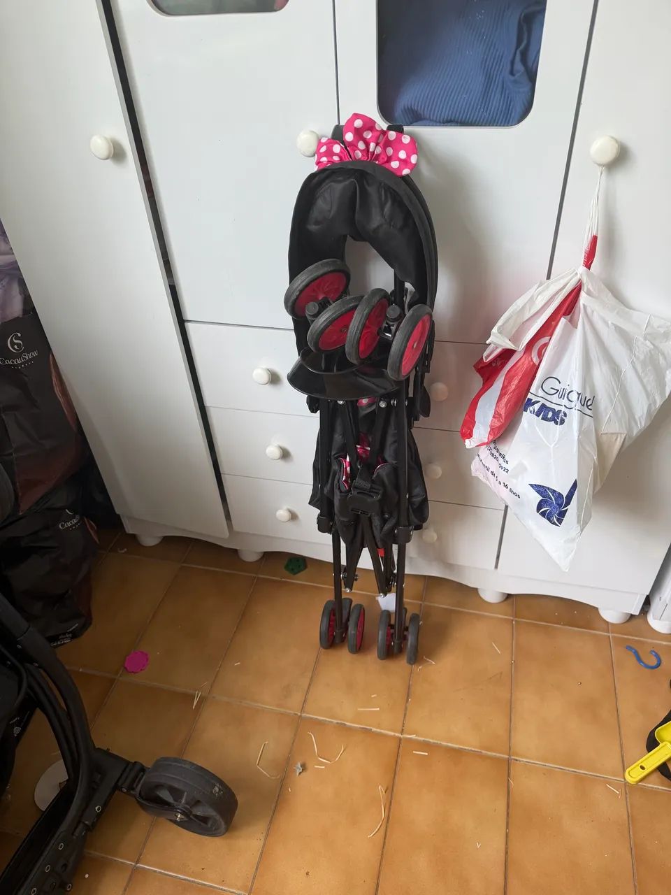 Carrinho bebê guarda chuva