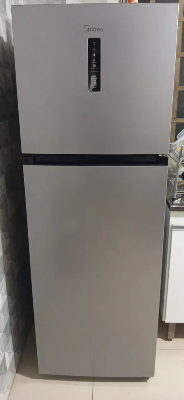 Geladeira Midea