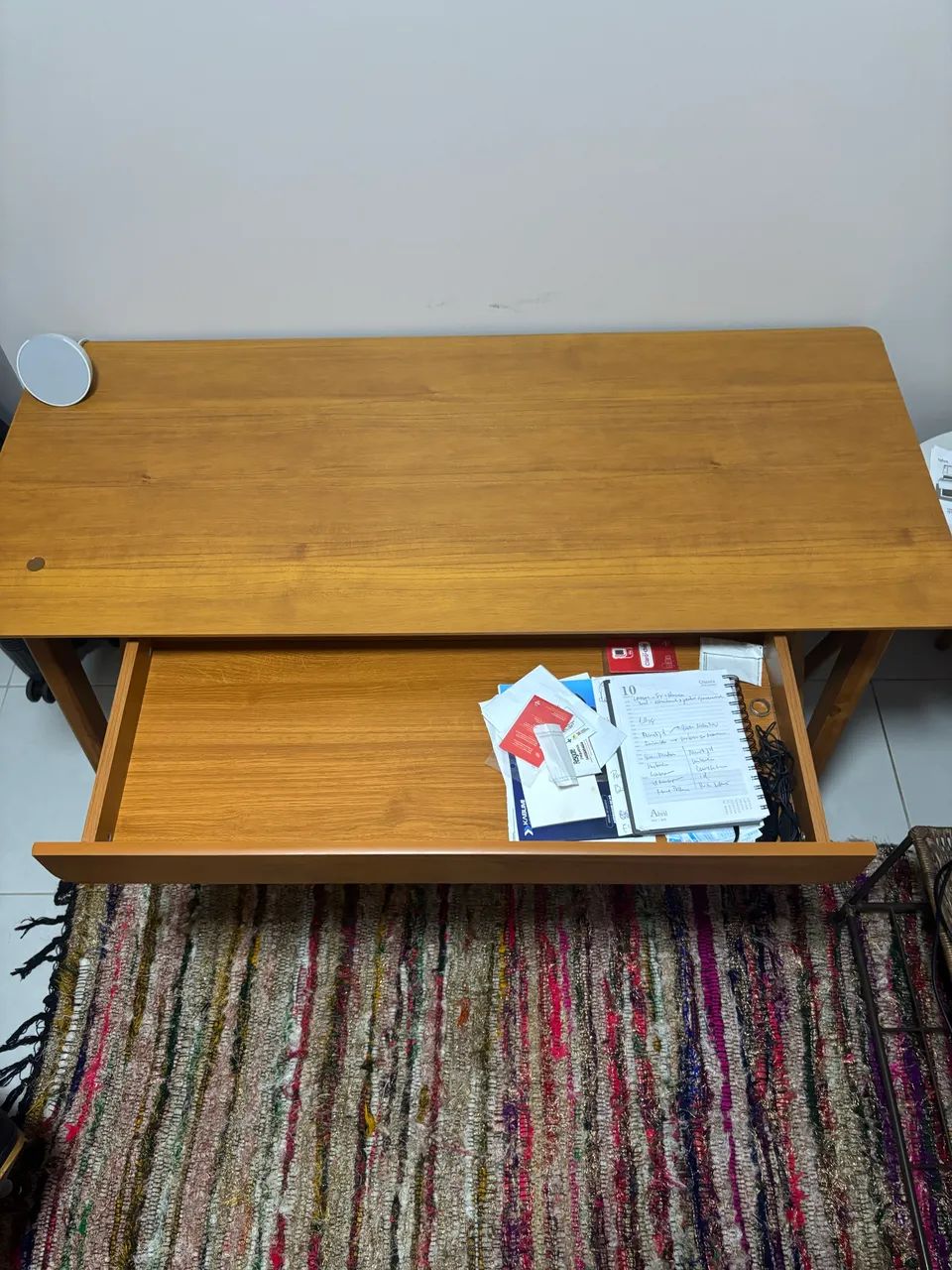 Desk 443790573941575683
