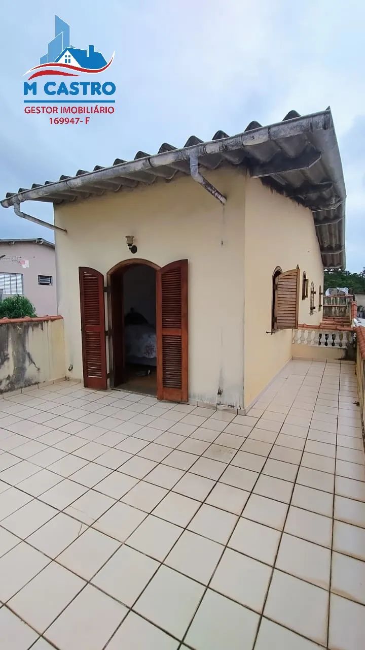 Sobrado com 4 Quartos (1 suíte) + 2 Vagas e 123m² - Foto 2