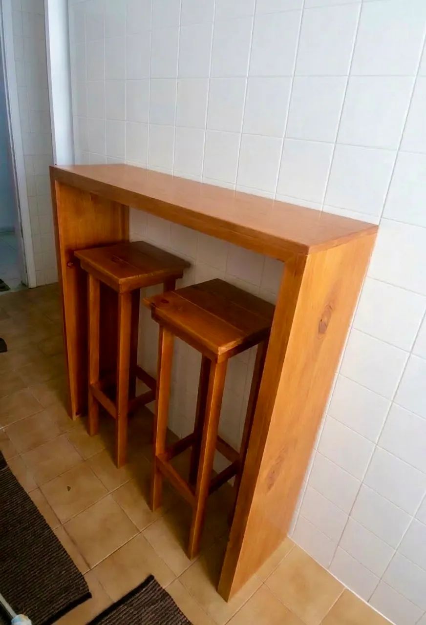 Bancada de Madeira Maciça com Banquetas - Foto 4