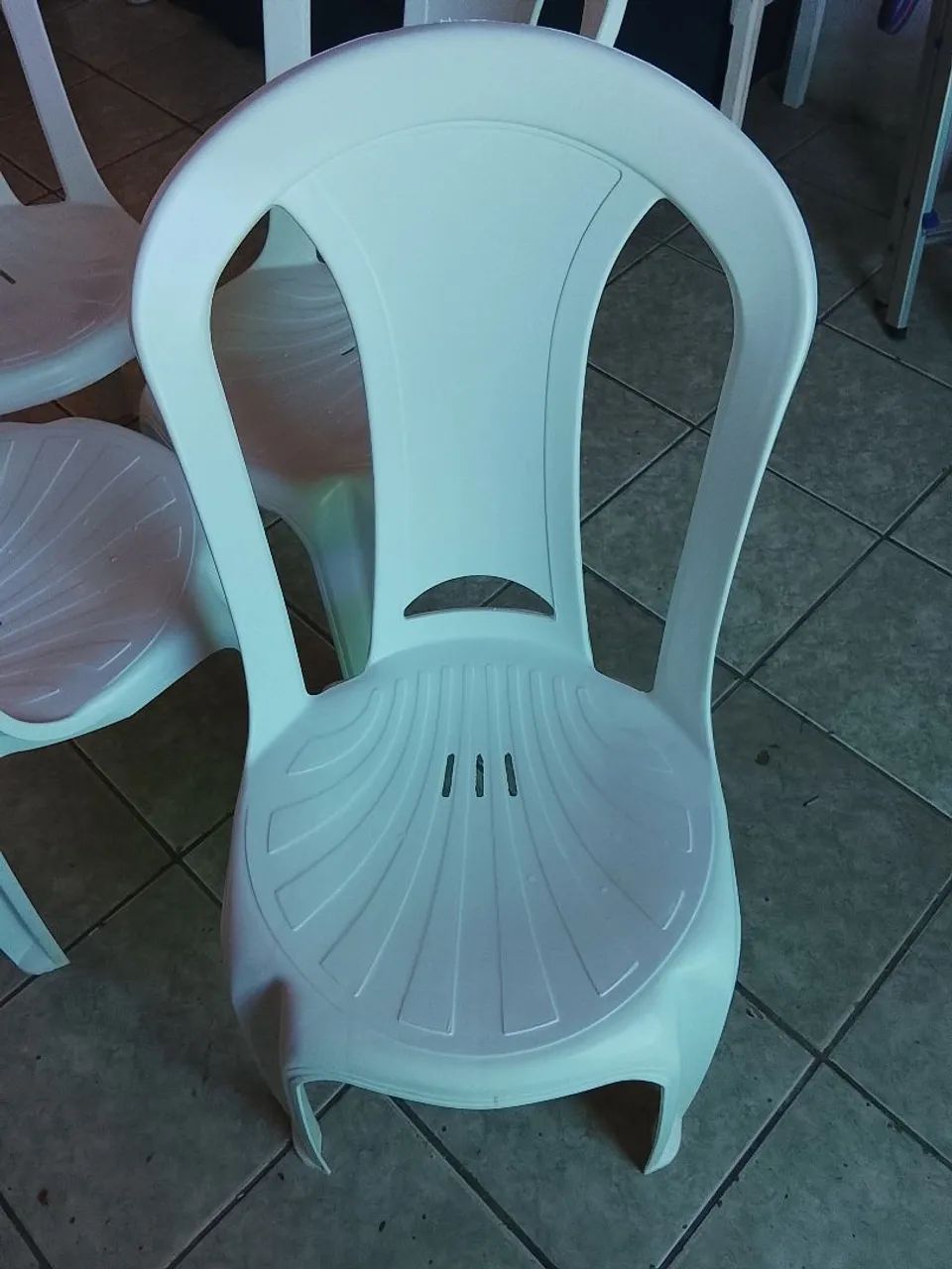 Cadeiras Bistrô SolPlast Branca Super Resistentes  - Foto 4