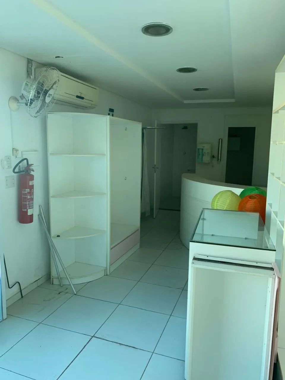Aluga-se ponto comercial/toda mobiliado - Foto 3