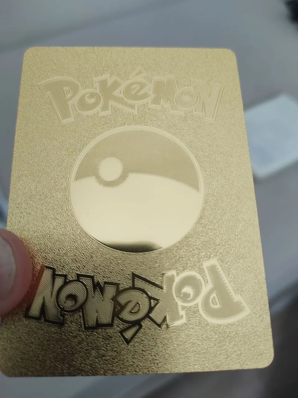 Carta Pokémon Pikachu Gold - Foto 3