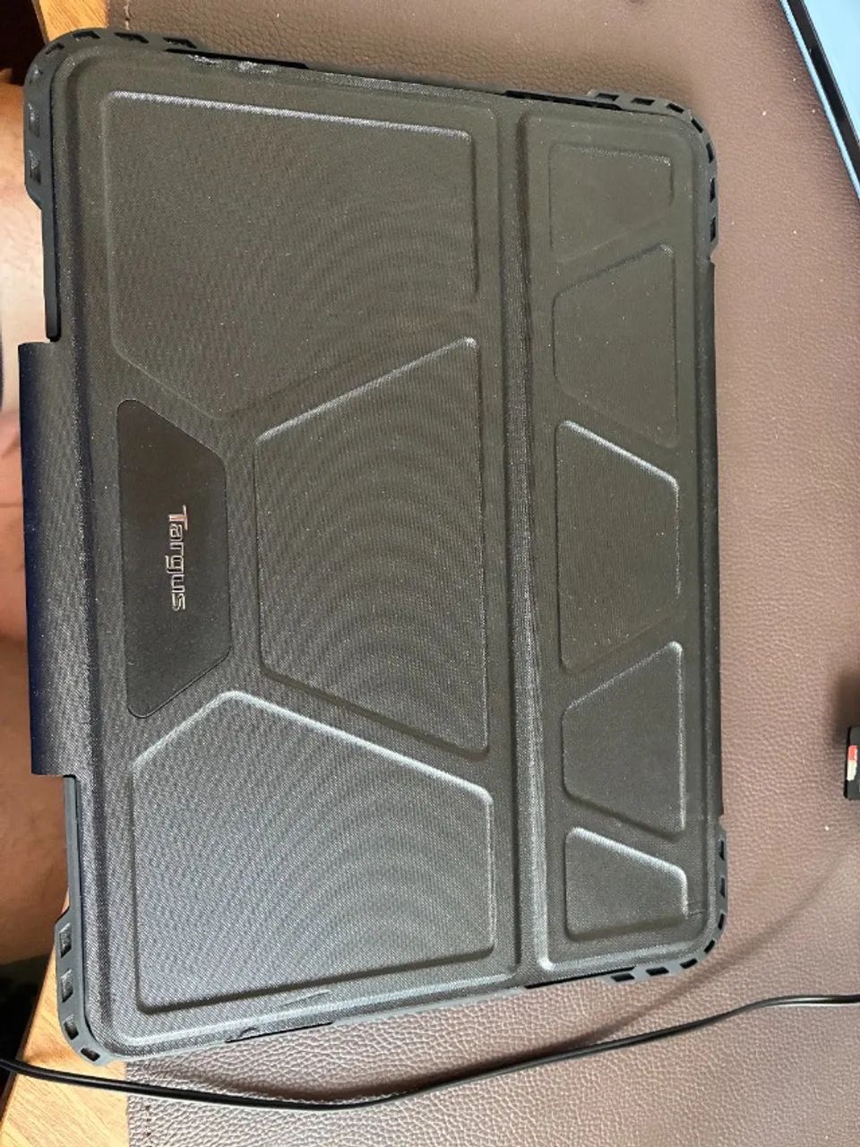 Targus Pro-Tek Rotating Tablet Case para  iPad Pro e Air, Black (THZ743GL) - Foto 3