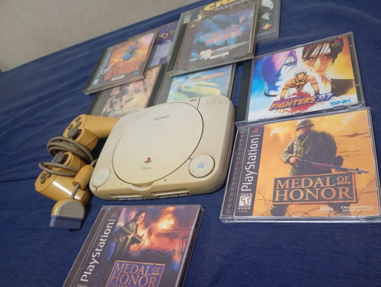 PS1 slim completo 1 controle original, cabos e 8 jogos, funcionando perfeitamente? - Foto 3