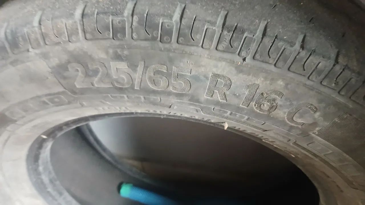 2 pneus R16 usado 225/65 