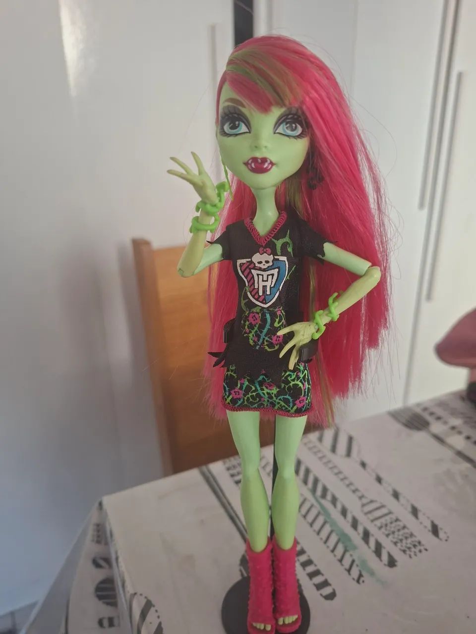 Boneca venus moster righ