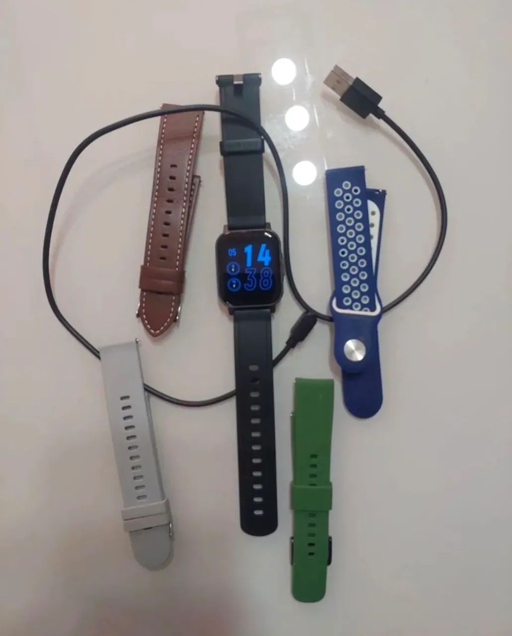 Relógio smartwatch com pulseiras 