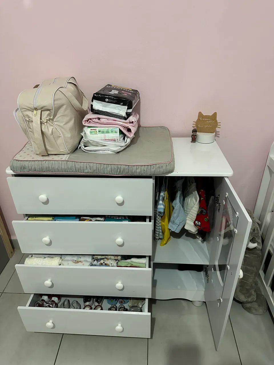 Cômoda infantil com trocador - Ótimo estado - Foto 2
