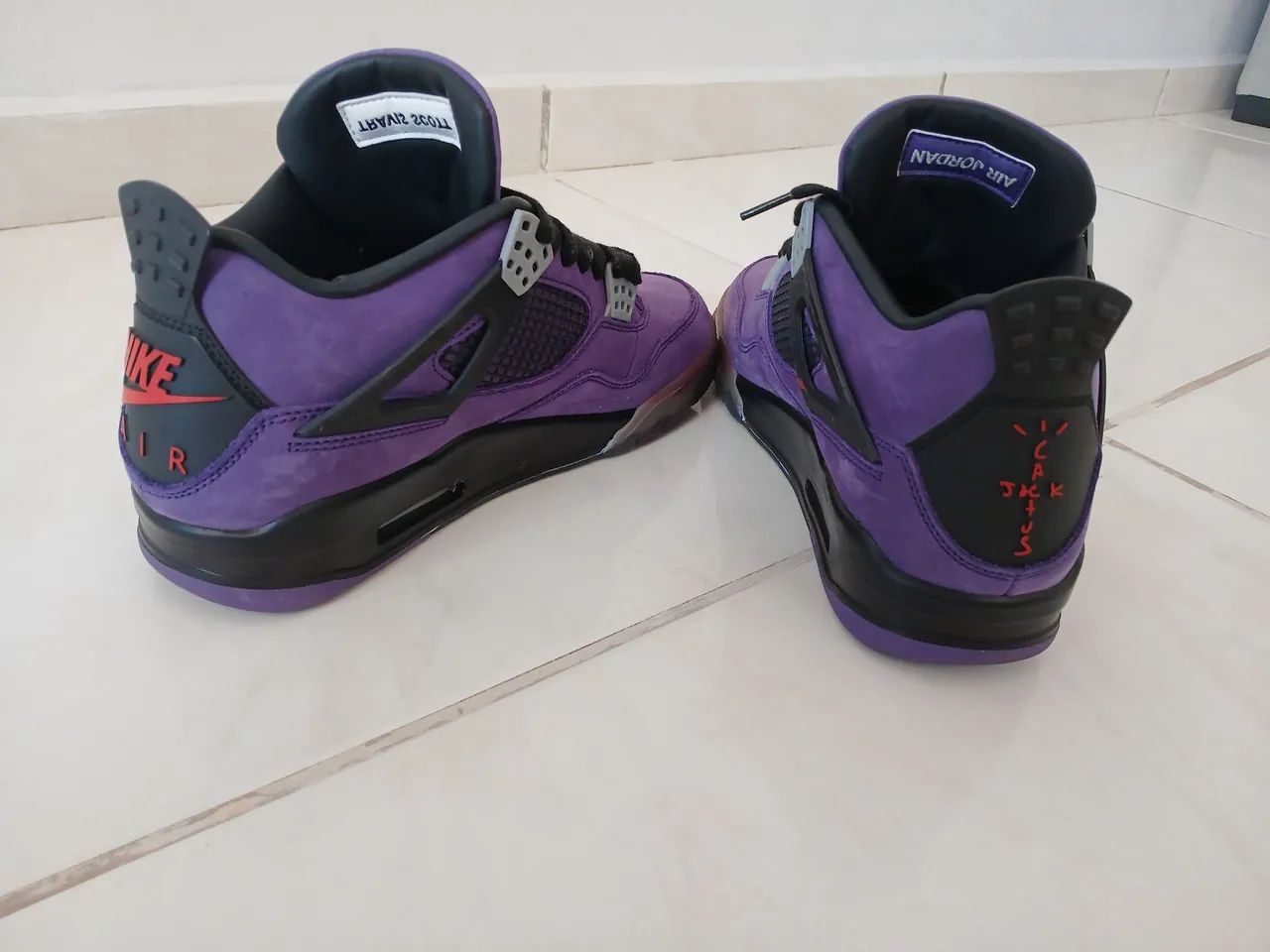 Air Jordan 4 Travis Scott roxo - Foto 2