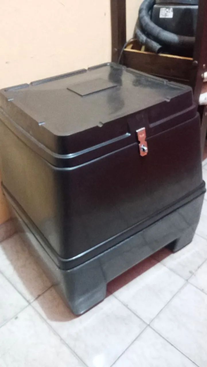 Baú 130L 