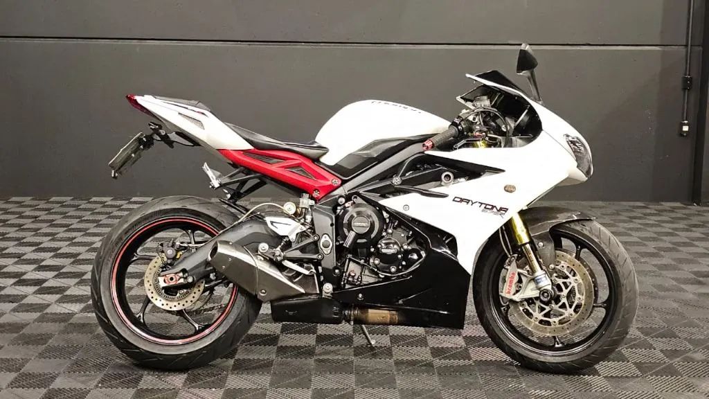 DAYTONA 675R - Foto 2