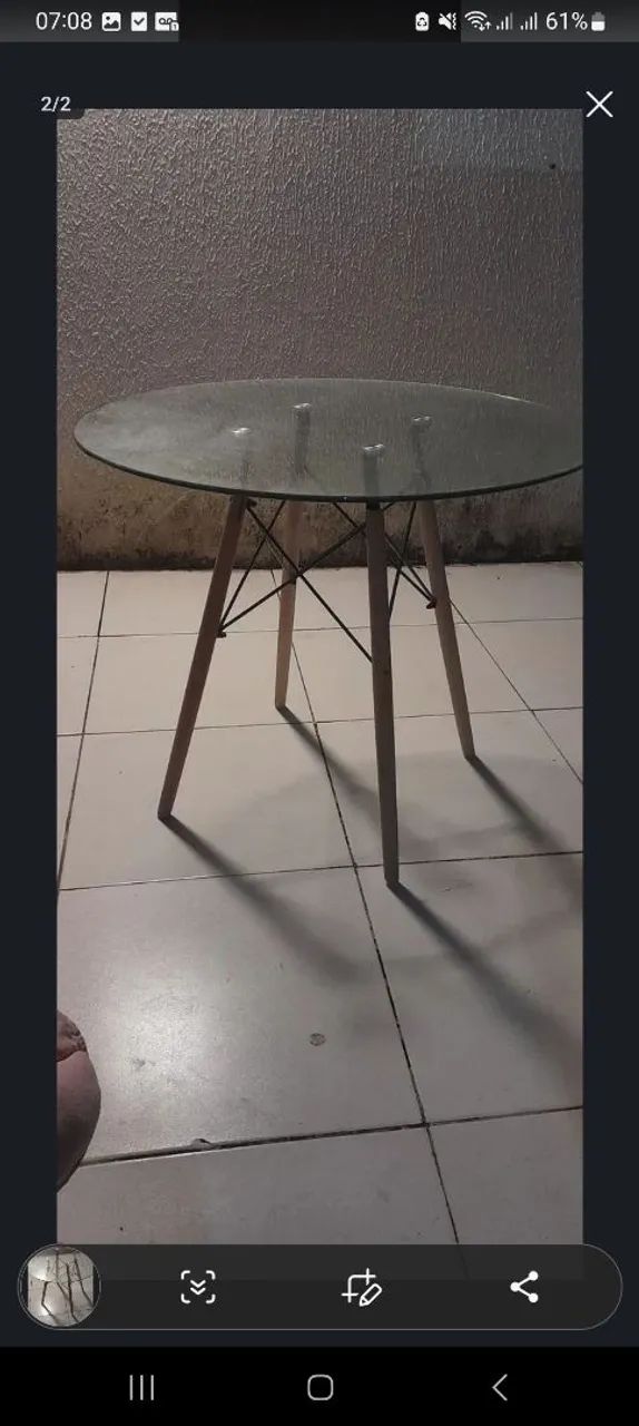 Mesa com tampo de vidro 90cm X 75cm altura