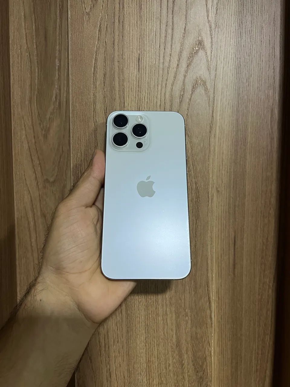 iPhone 15 Pro Max, 256GB - Titânio Branco