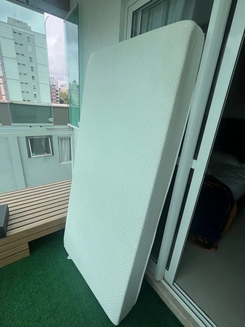 Colchão de Solteiro Emma One Plus+ (sem uso)