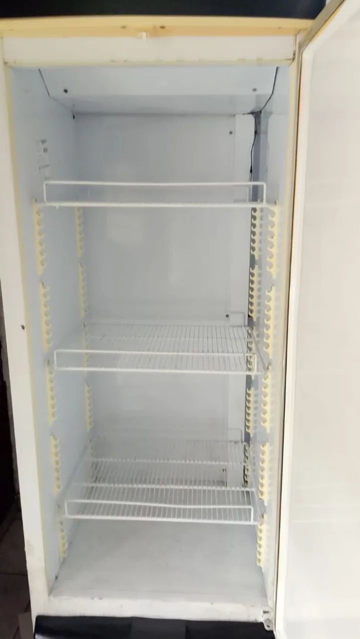 Geladeira Expositora e Chopeira/refrigerador  - Foto 4