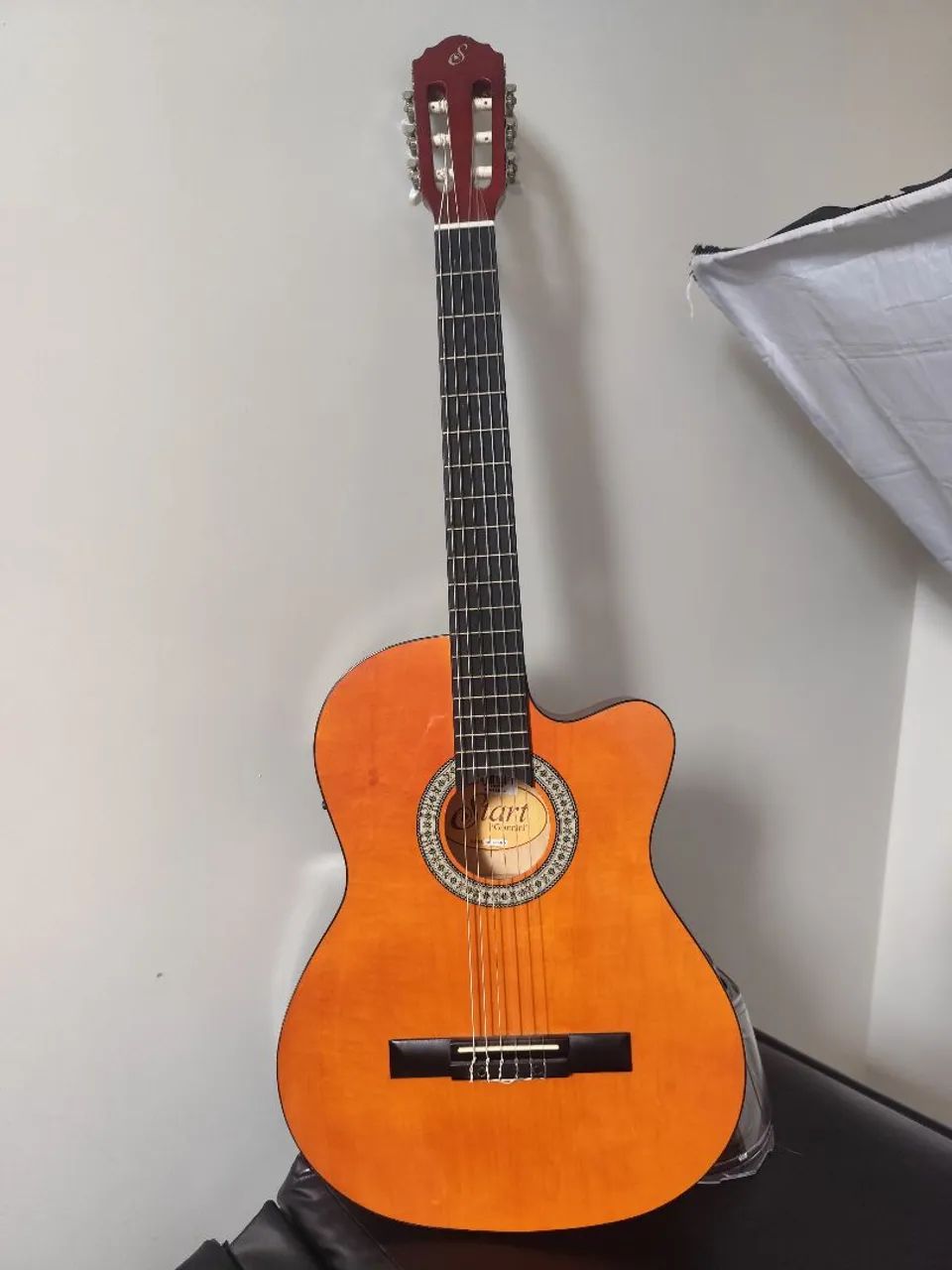 Vende-se violão 