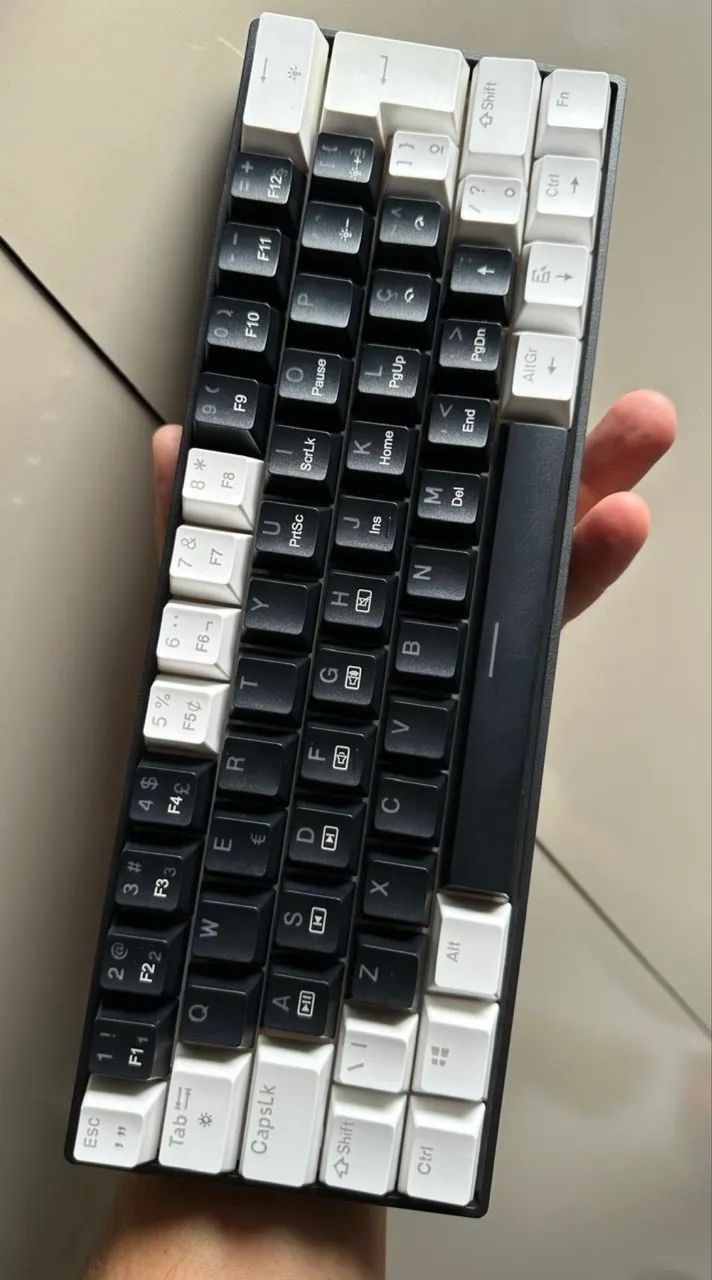 Teclado mecânico gamer 60% - Foto 4