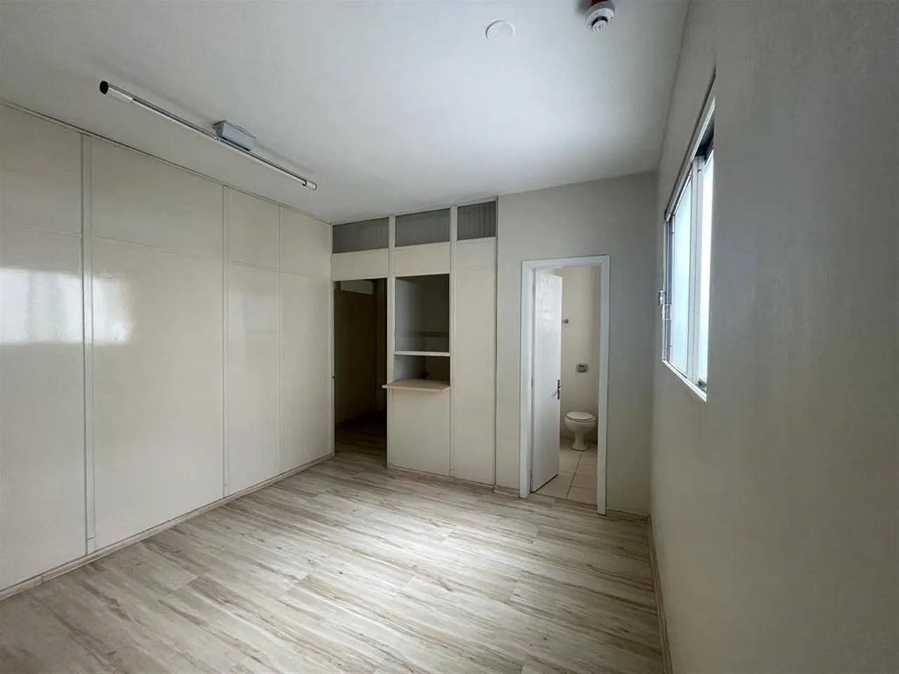 SALA COMERCIAL PARA LOCAÇÃO E VENDA NO BAIRRO CENTRO