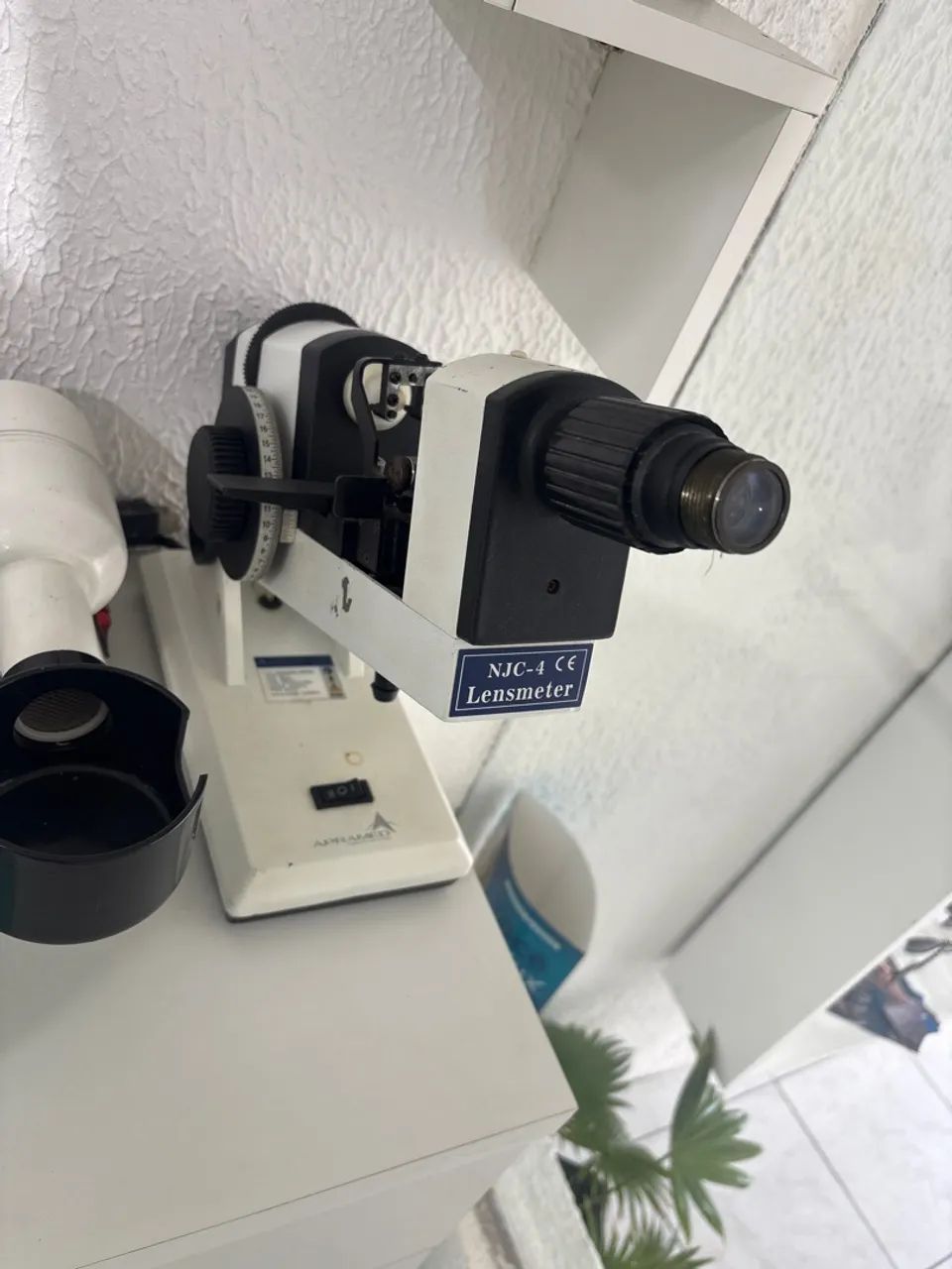 Lensômetro analógico