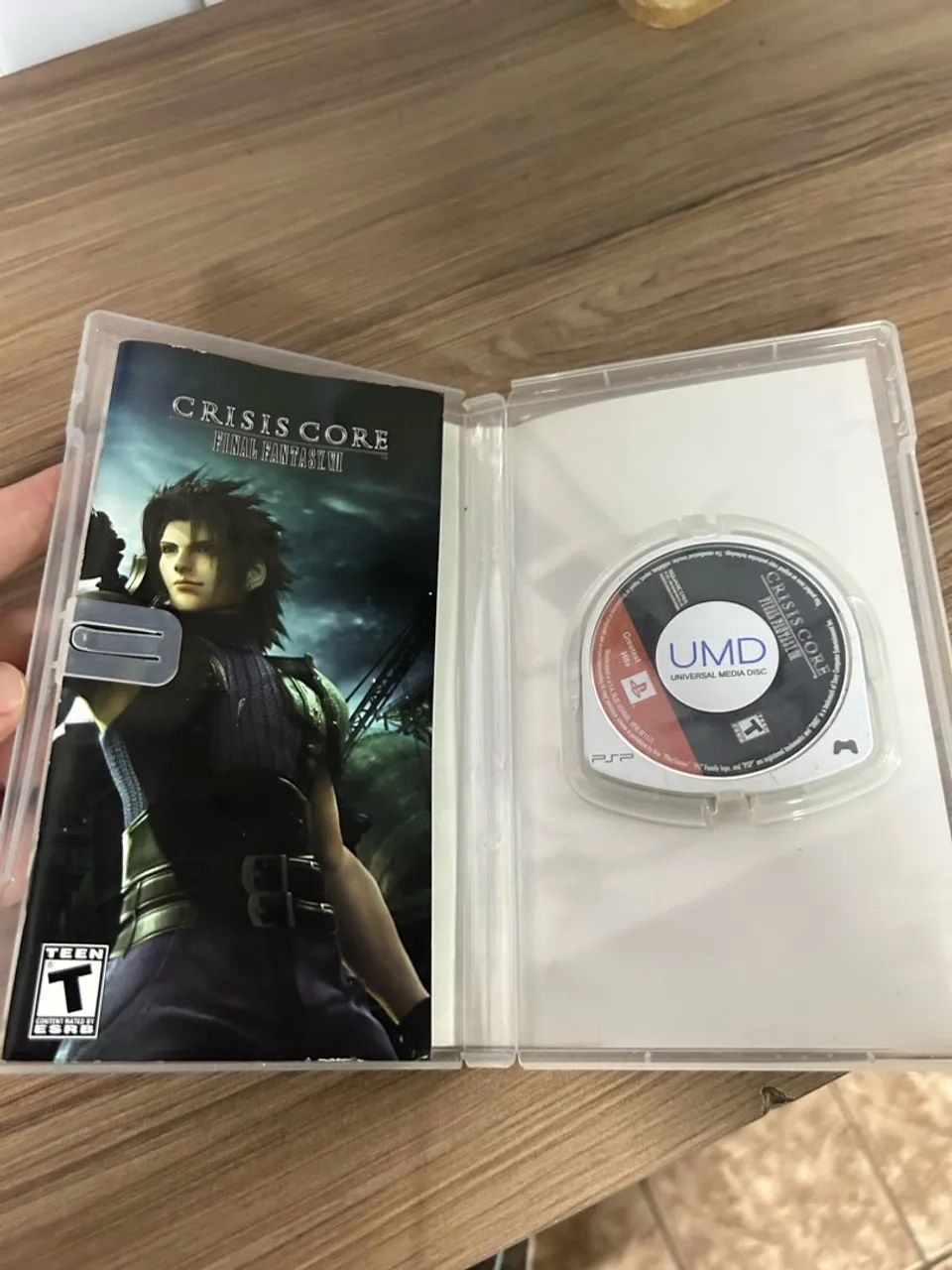 PSP- crisis core FFVII