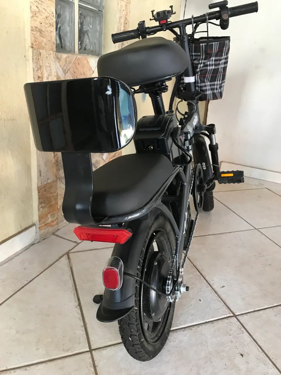 BICICLETA ELÉTRICA DOBRÁVEL.