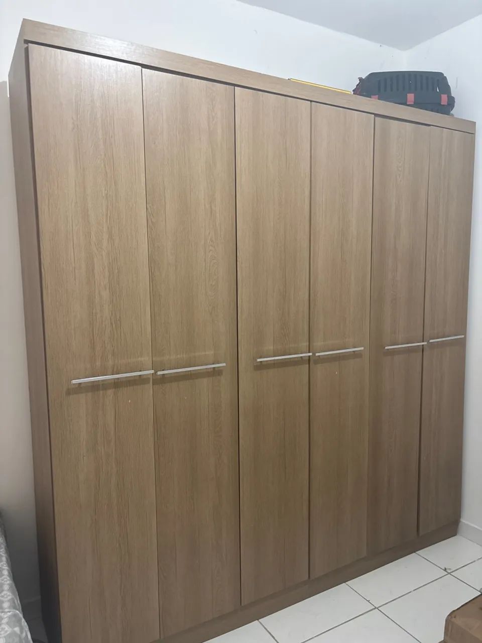 GUARDA ROUPAS + CAMA SOLTEIRO 