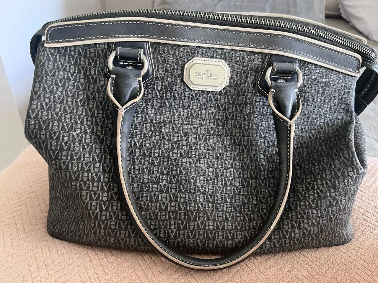 Bolsa Vitor Hugo