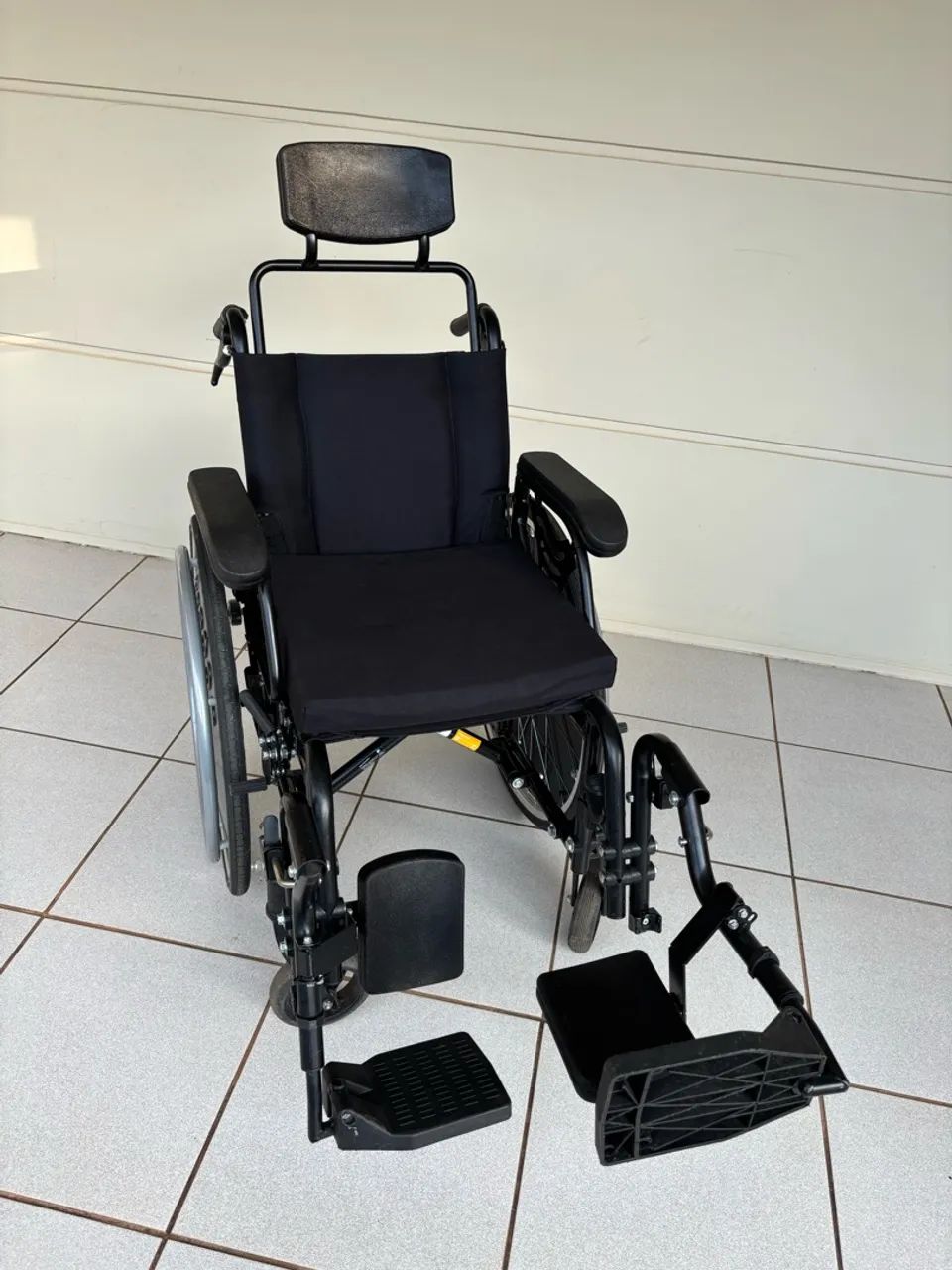 Cadeira de roda ajustável - Foto 3