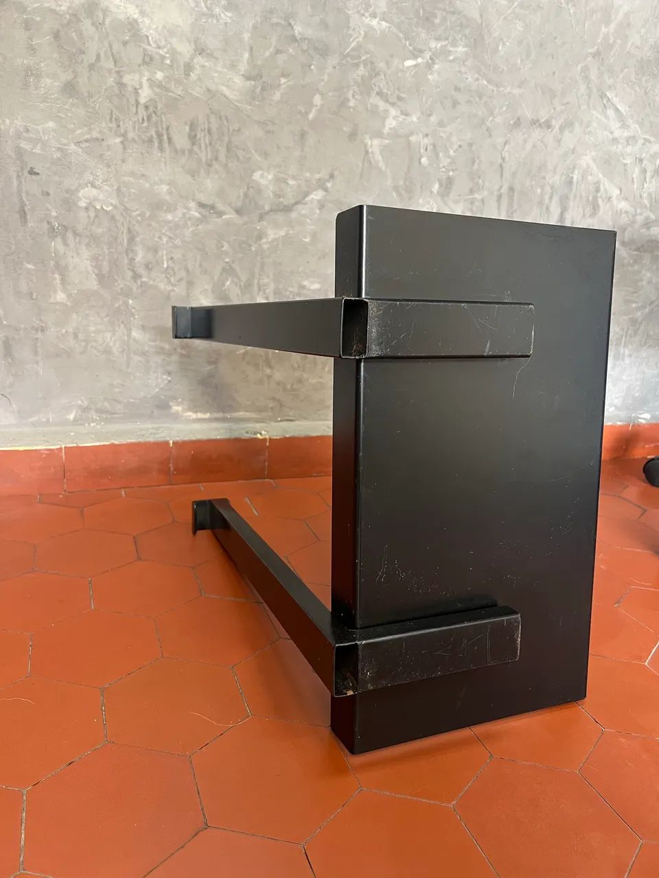 Suporte de mesa para CPU Tokstok - NÃO ENTREGO - Foto 3