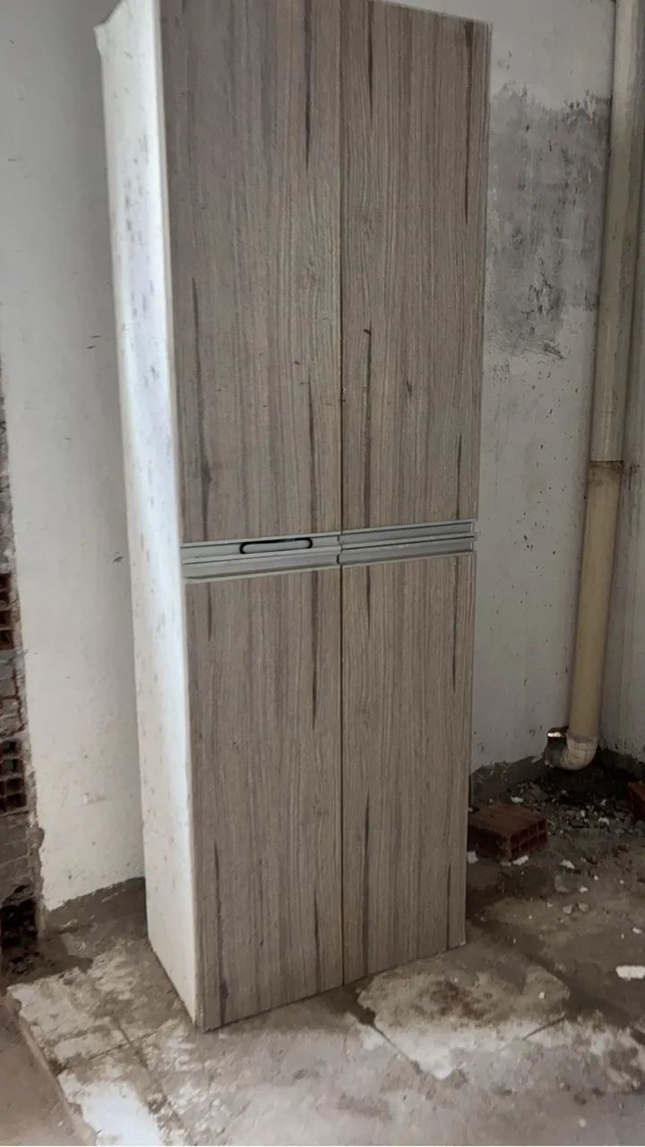 Vende-se armário