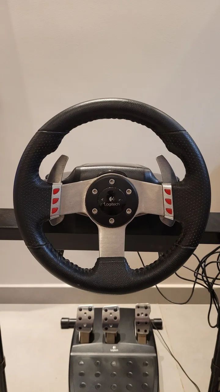 Volante Logitech G27 com base - Funcionando perfeitamente - Foto 4