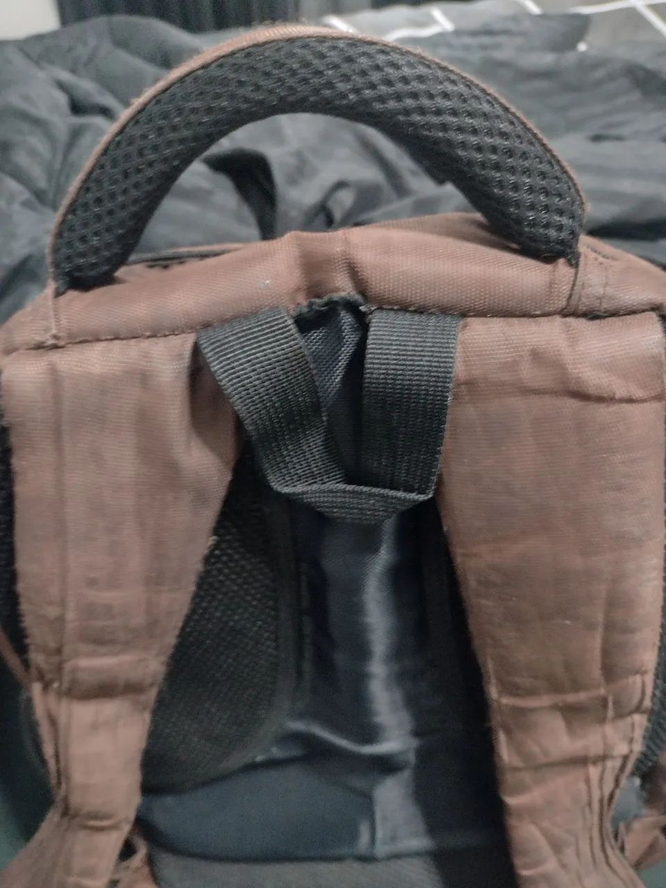 Mochila marrom usada - Foto 4