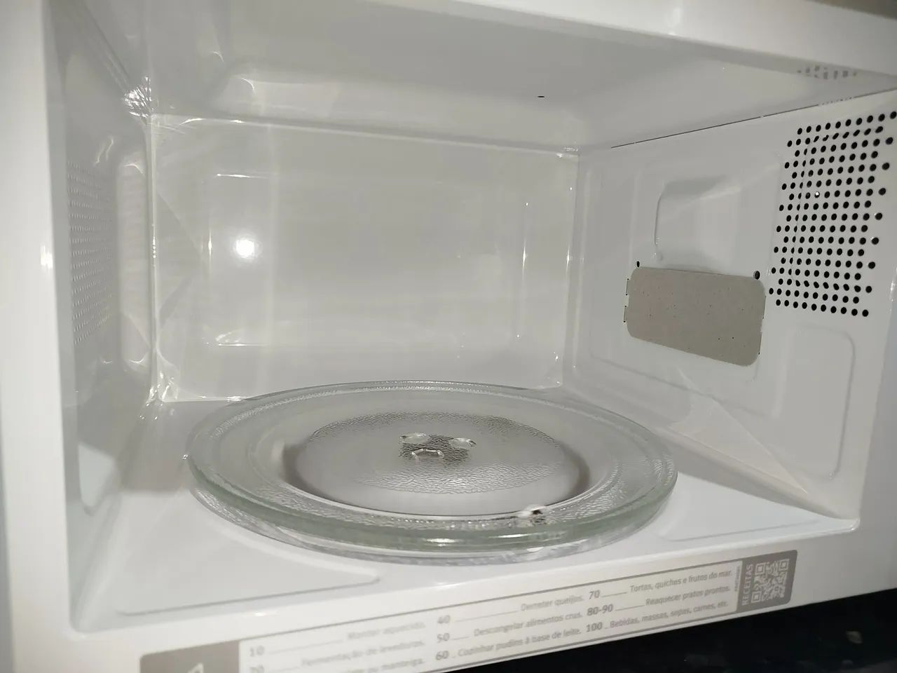 Microondas Electrolux 20L 127v SEMI NOVO, Modelo MTO30, IMPECÁVEL, Acompanha o Manual. - Foto 5