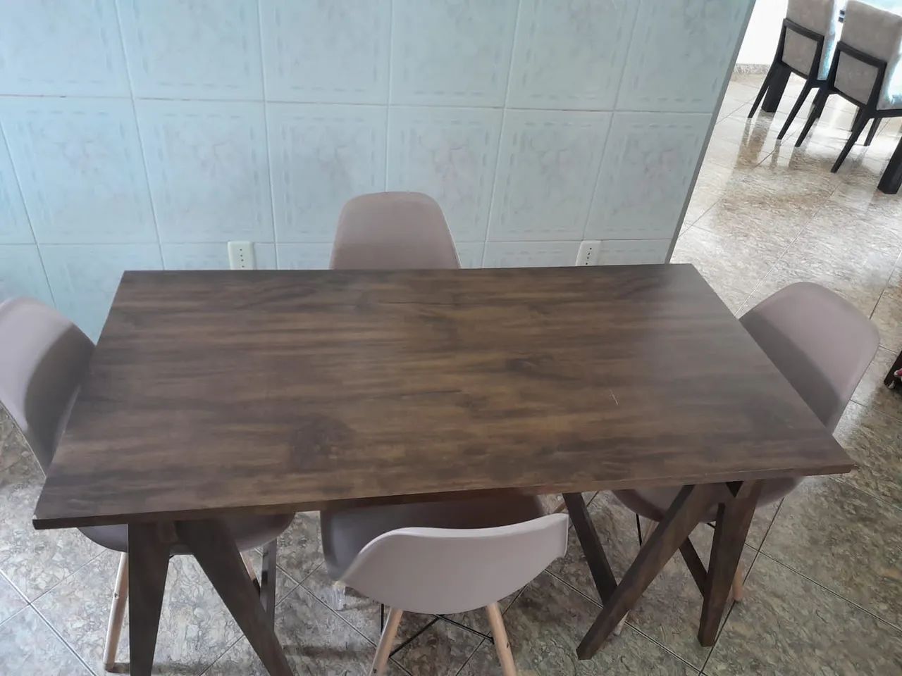 Mesa de madeira 4 cadeiras