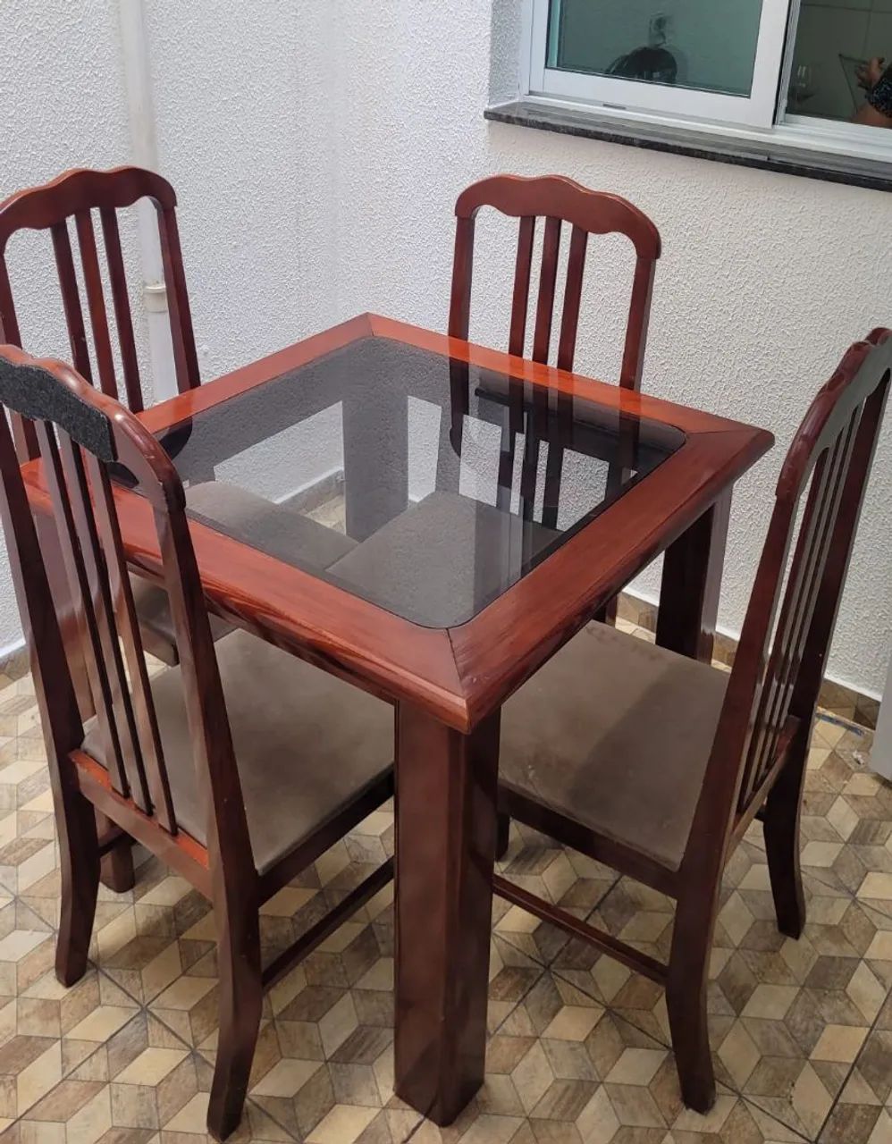 Conjunto de mesa com 4 cadeiras  - Foto 2