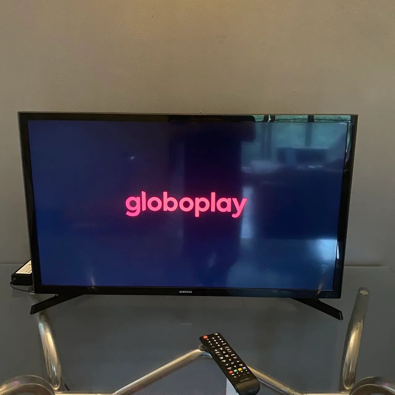 TV Smart Samsung 32 polegadas (UN32J4300AG) - Imagem Nítida e Pronta a Usar. - Foto 2