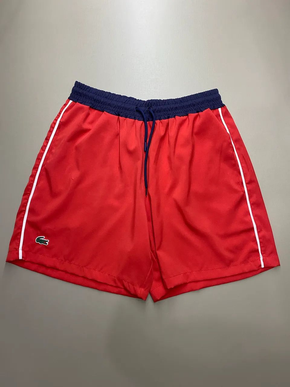 Bermuda Tactel Vermelha Limitada