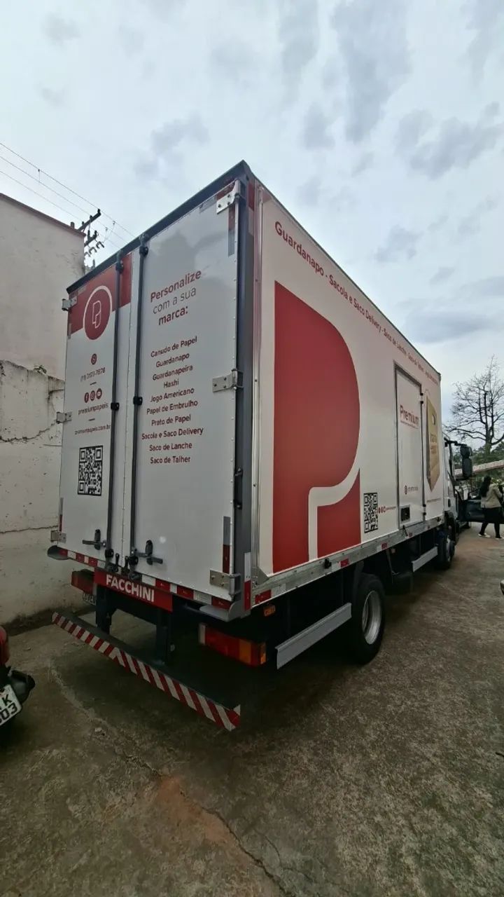 Iveco Tector 9-190 Baú Fechado - Foto 2