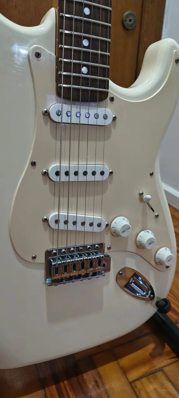 Guitarra Squier Affinity Stratocaster - Foto 3