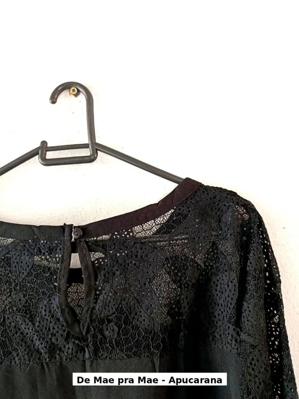 Blusa social preta com manga e renda  - Foto 3