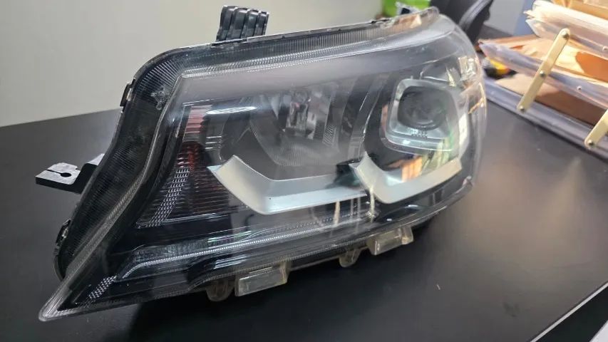 Farol esquerdo Fiat Titano