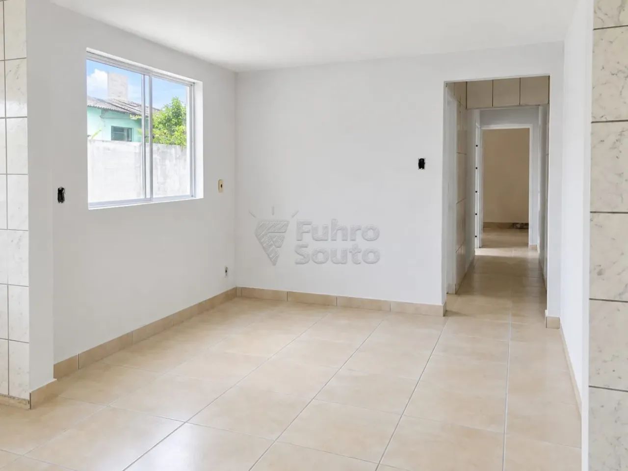 Casa de 2 Dormitórios à Venda no Centro de Pelotas - Foto 3